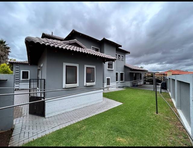 5 BEDROOM HOUSE FOR SALE IN SAVANNAH COUNTRY ESTATE